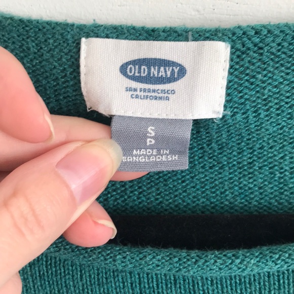 🖤 Old Navy Sweater - Picture 2 of 6